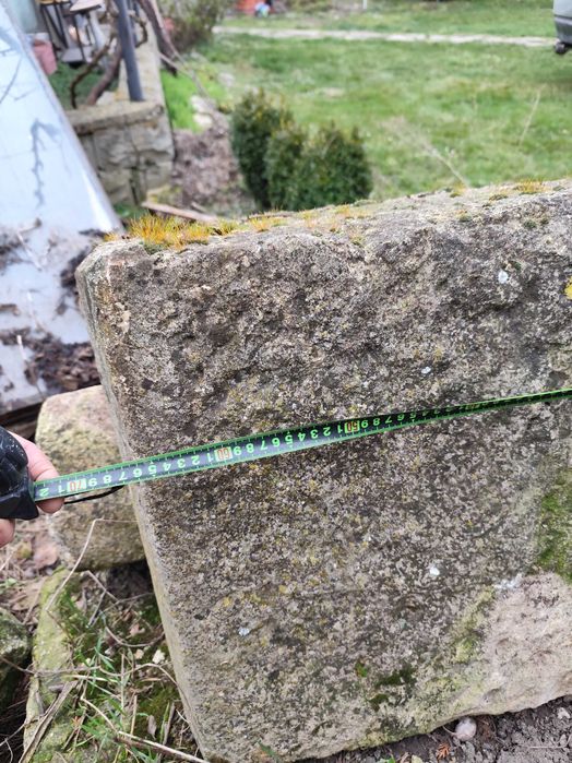 Масивен дялан камък