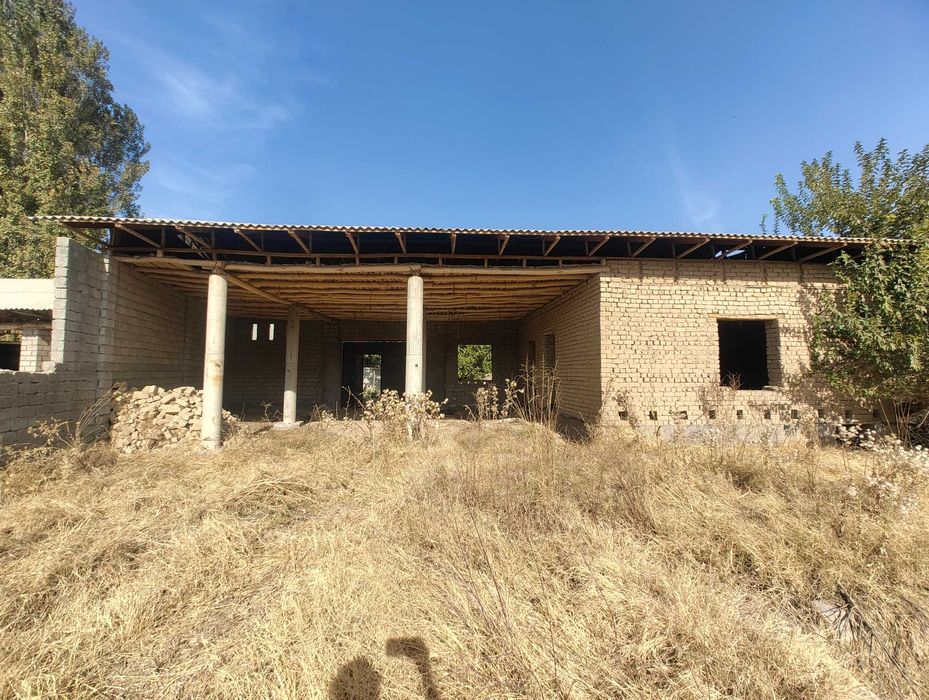 Продаётся участок 8 соток с домом в Ташкентской области