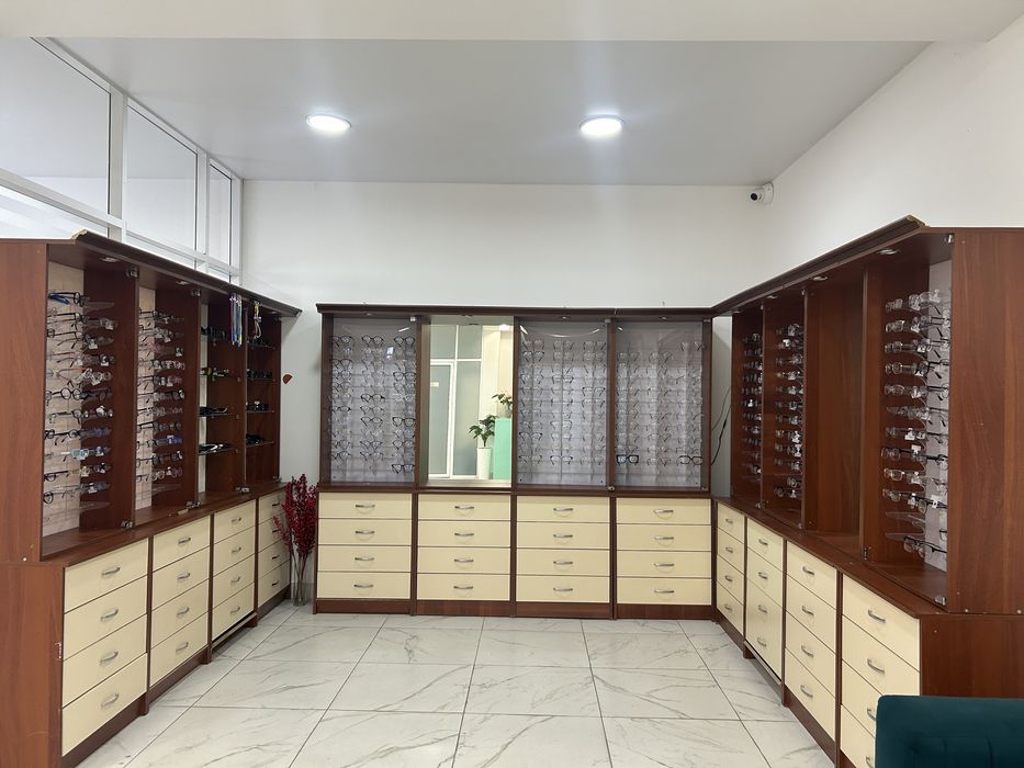 Офиске арналған жұмыс үстелі тумбамен