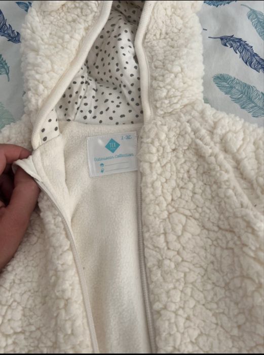 Combinezon pufos TEX Baby, crem, cu glugă cu urechiușe