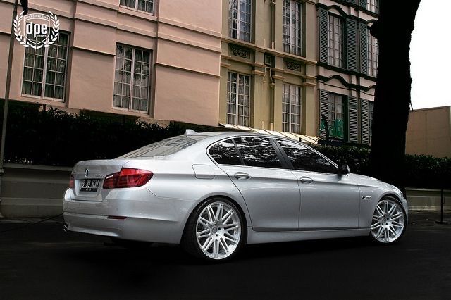 BMW F10 БМВ F10 2010г 2.0 3,0 дизел На части!