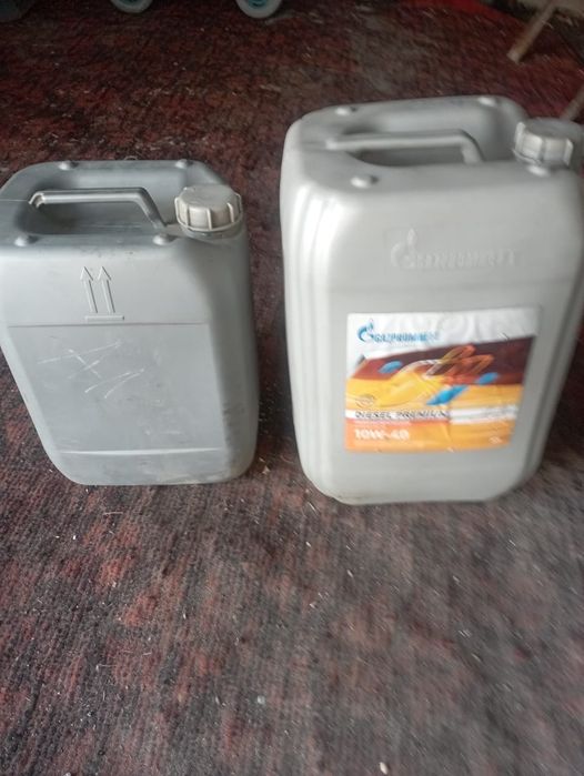 Канистры пластиковые