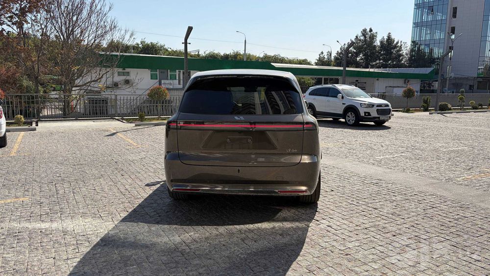 Официальный Lixiang L9 Livis Truffle brown от SIA MOTORS