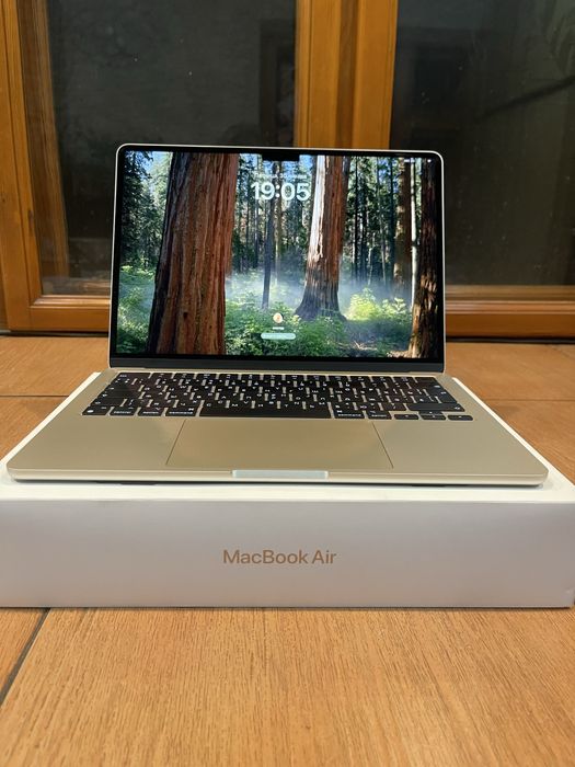 MacBook Air with Apple M3 13-inch 512G