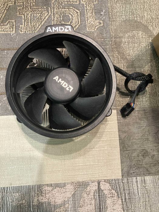 Процесор AMD Ryzen 5 2600 с охладител