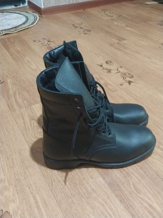 Продам Бушлат, Берцы