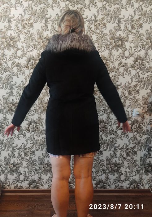 Замшевая куртка. Воротник(капюшон) -чернобурка