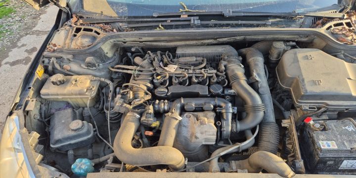 Far dreapta Peugeot 407 prima generatie