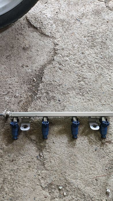 Хюндай и30 бензинов.Останали части след продажба.