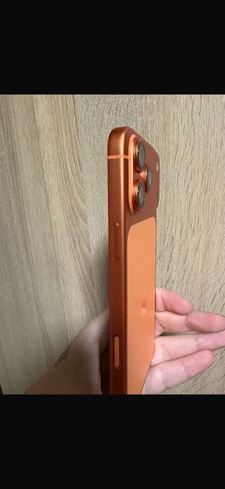 iPhone 17 pro Max orange