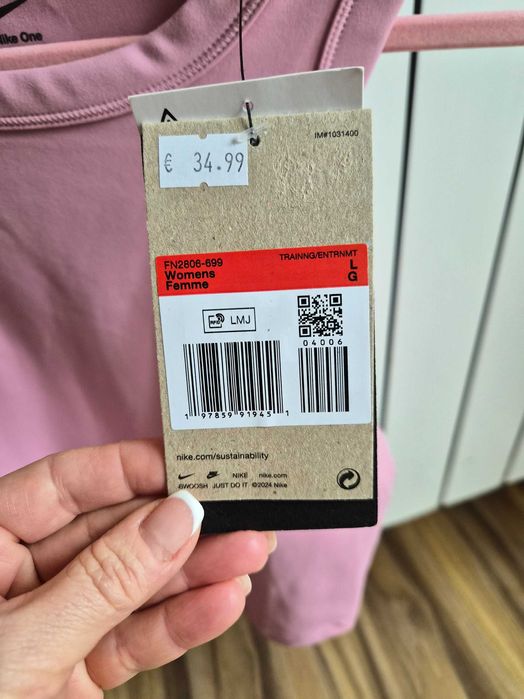 Продавам NIke потник