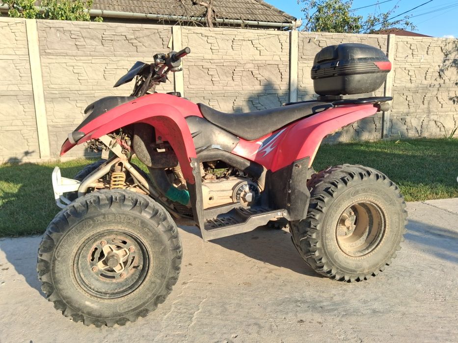 Vând polaris atv