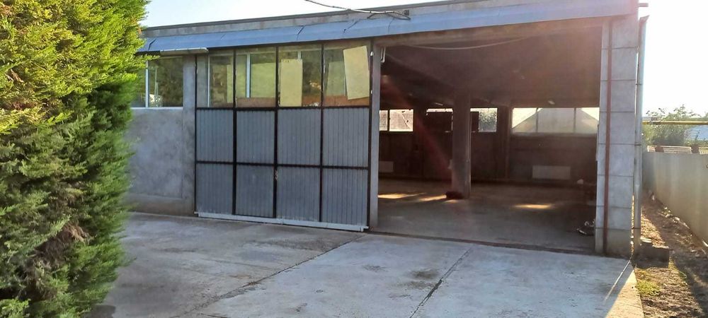 casă cu hala în zona Galați-Vănători de vânzare