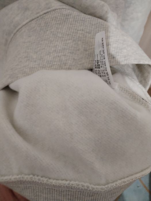 Продам свитшот WHO A. U.