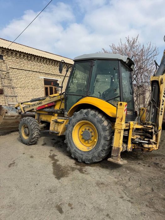 Трактор сотилади