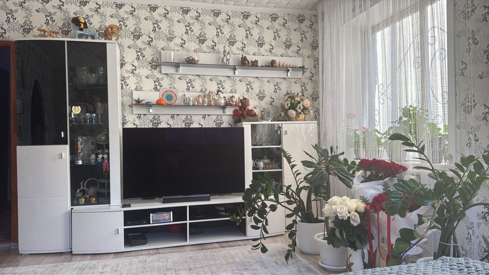 Шкаф в гостинную