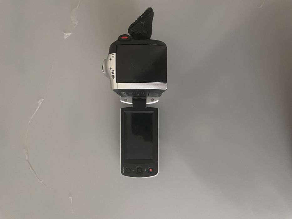 Продам видеокамеру Samsung HMX-F80