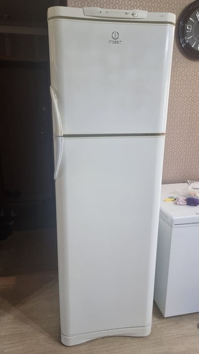 Продам рабочий холодильник