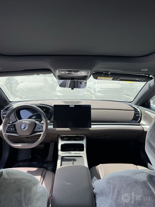 BYD HAN 2026 yil635 tali. obduv abagref masaj haladilniklari bor. qora