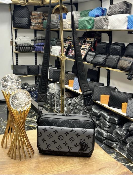 Мъжка чанта / чанти Louis Vuitton