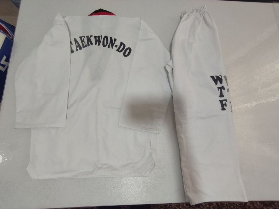 Полный комплект экипировки для тхэквандо WTF