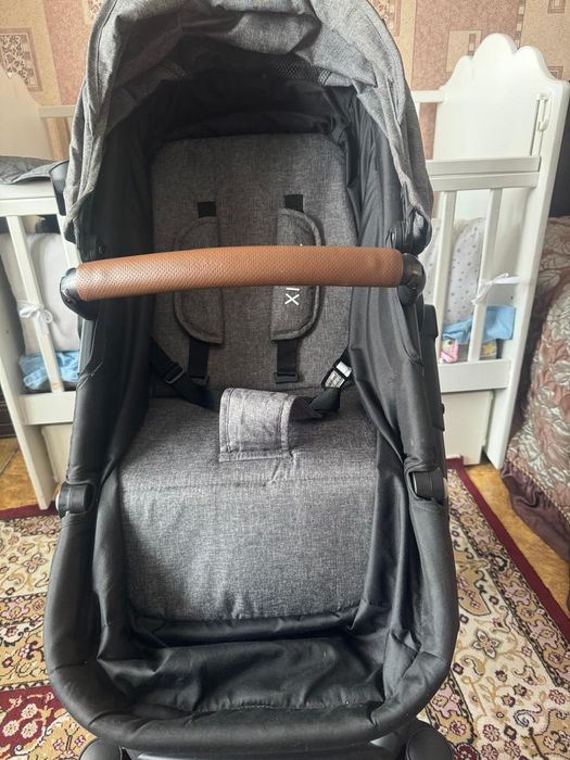 Продадим детскую коляску