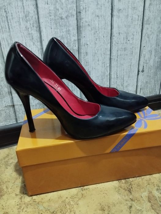 Срочнооо Продам обувь женскую