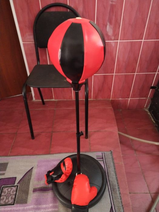 Продам бокс с перчаткой