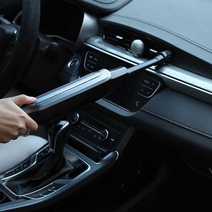 Пратотивна ръчна прахосмукачка за автомобил.