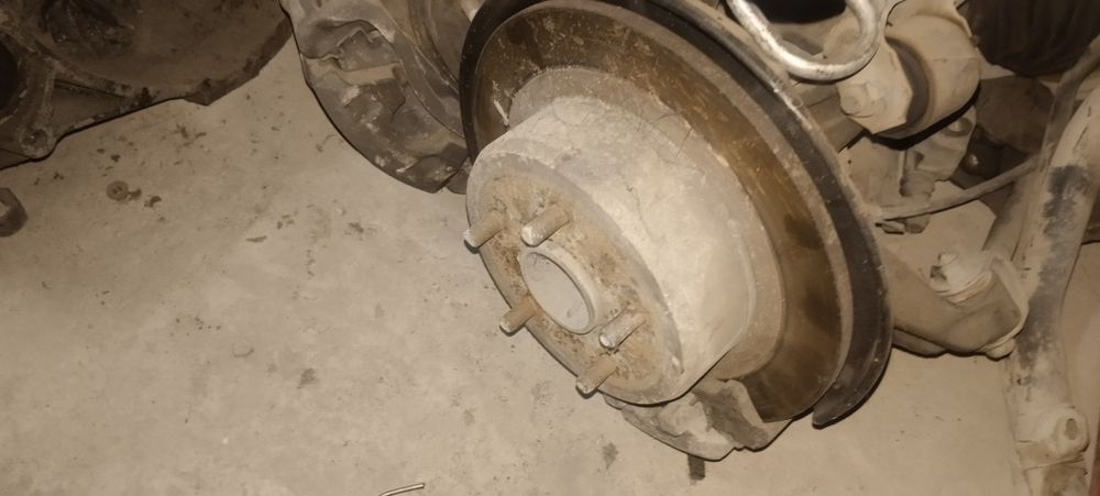 Ступица задний тормозной диск сборе
