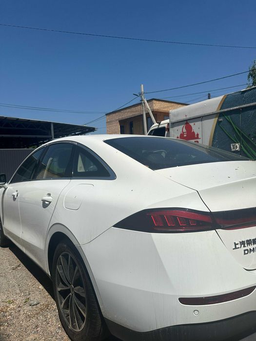 Арендовать  автомобиль Roewe D7