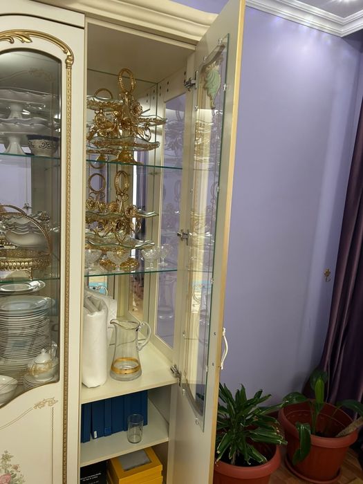 Продам сервант для гостиной