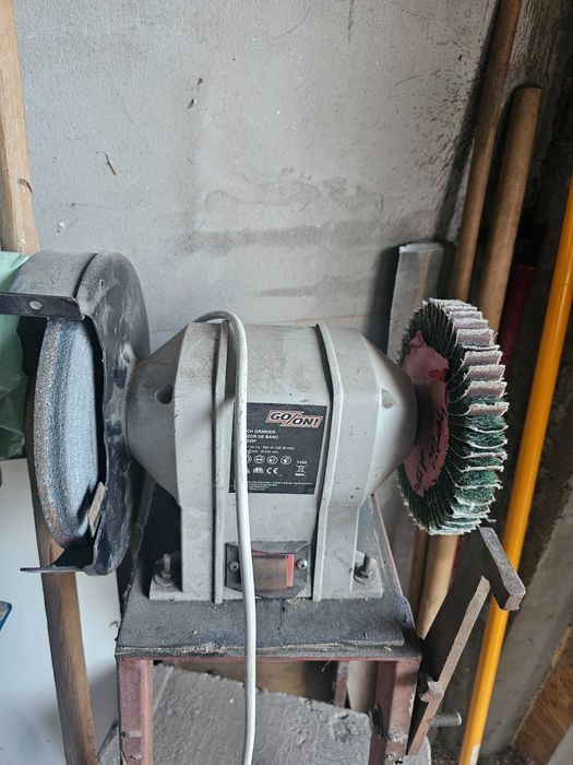 Polizor de banc cu doua pietre de 200