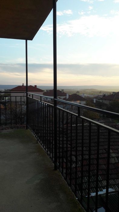 Дава се под наем Четиристаен апартамент в Варна, Възраждане 2 - 120 кв.м за 498.27 € - Снимка #2