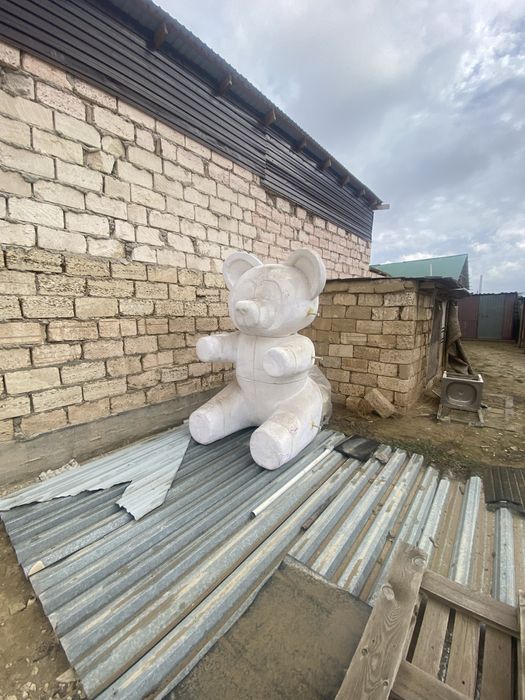 2-метровый мишка