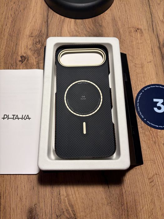 Продам  чехол Pitaka для iphone air
