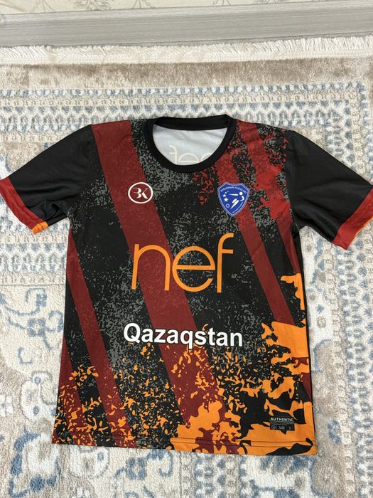 Двойка adidas 9 , nef 6