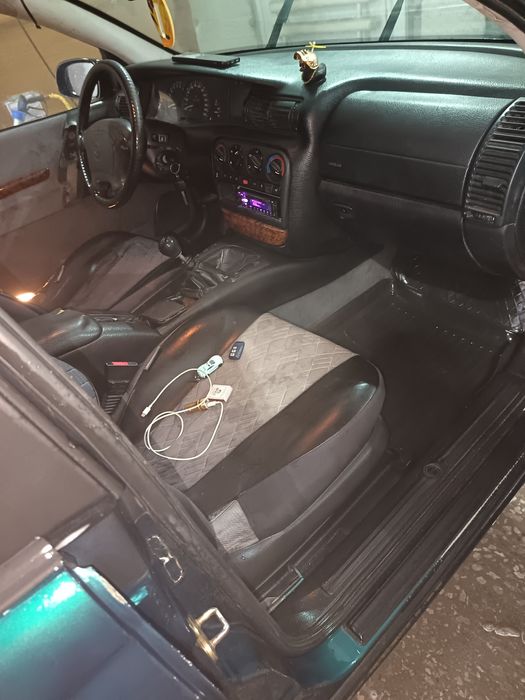 Продам опель омега.