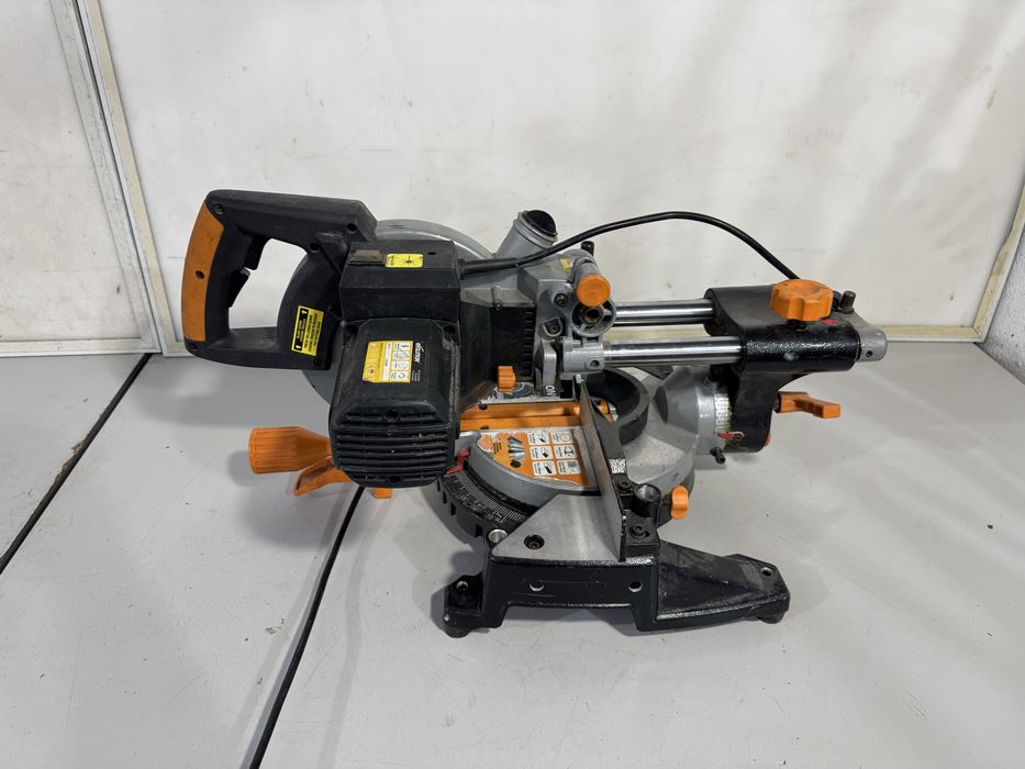 Циркуляр пендула - Evolution 216mm / 1500 W