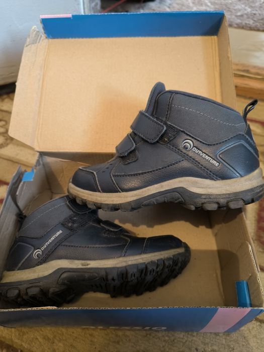 Продам ботинки осенние на мальчика