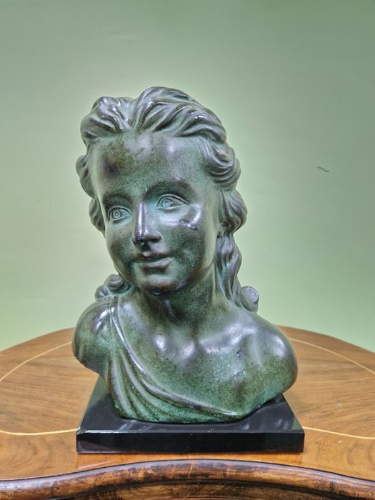 Уникален антикварен авторски френски керамичен бюст