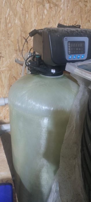 Фильтр для воды очисщает и смягчает