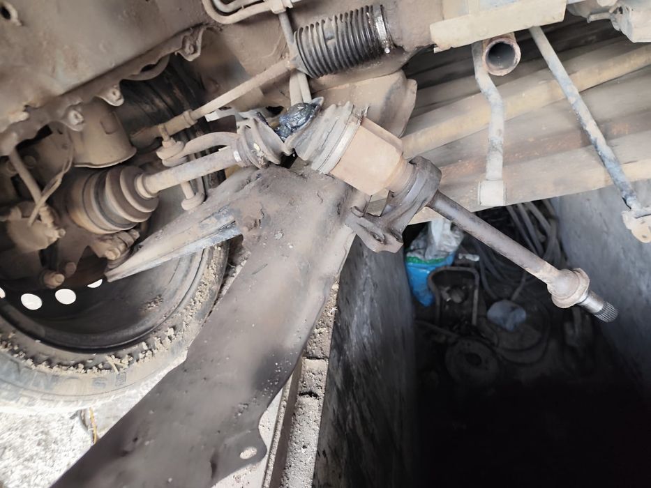 Гранаты с приводами в сборе Мазда 626