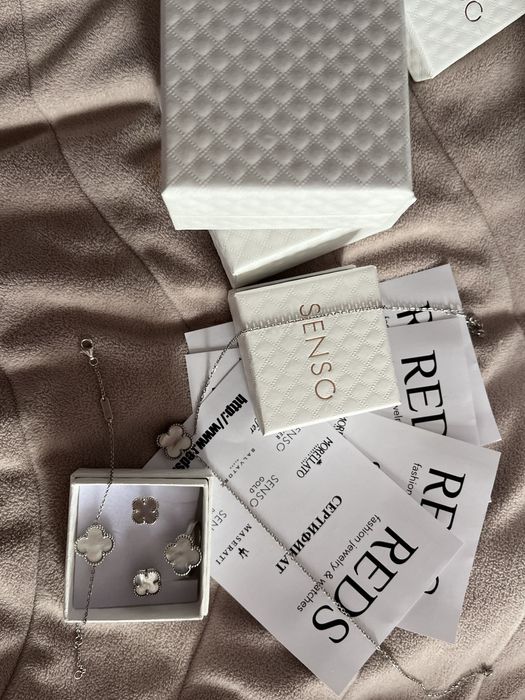 Сребърни обеци и сребърно колие