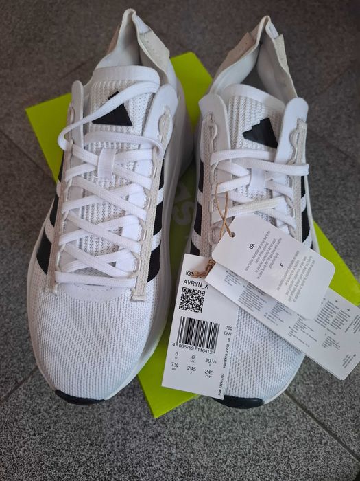 Аdidas AVRYN номер 39 1/3