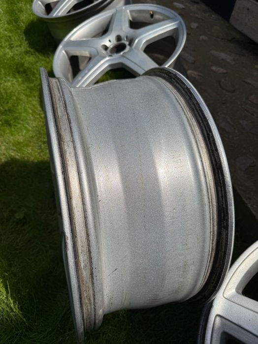 Vând jante Mercedes AMG R20