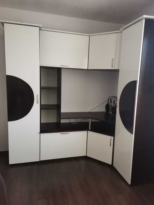 Ъглова Секция (масив дърво и мдеф-врати)