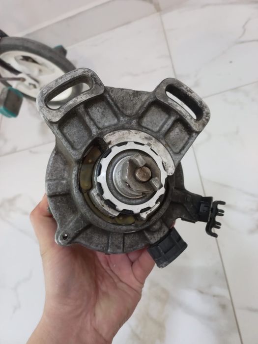 Трамблер бу для тайота 10  3 куб