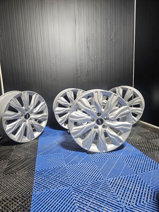 Vând jante r18 Audi  Audi 4 S4 B9