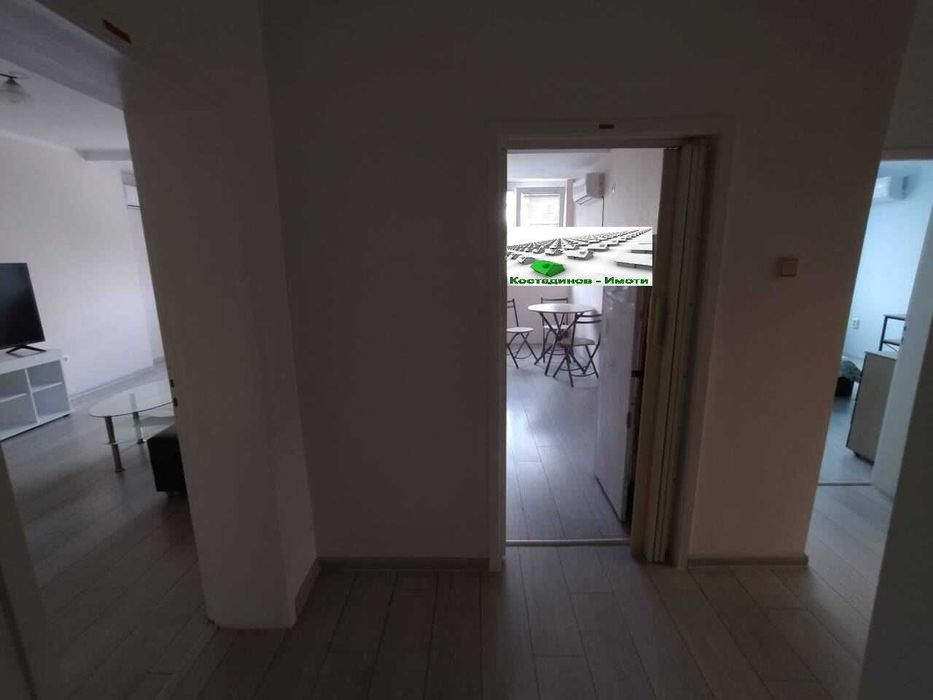 Дава се под наем Двустаен апартамент в Пловдив, Младежки Хълм - 76 кв.м за 590 € - Снимка #3